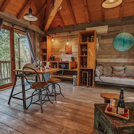 Perchees Dans Les Arbres מלון *