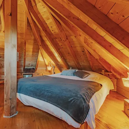 Perchees Dans Les Arbres מלון Capdrot